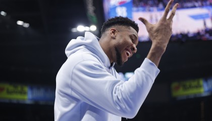 字母哥复出也救不了现在的雄鹿 球队想输球&amp;他却想带队进季后赛